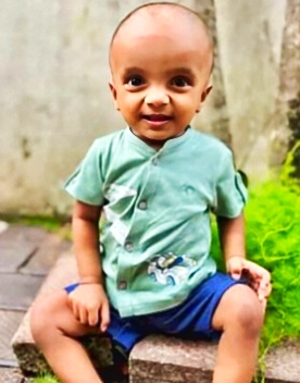 കളിക്കുന്നതിനിടെ ജനൽ കട്ടിള ദേഹത്ത് വീണ് ഒന്നര വയസുകാരന് ദാരുണാന്ത്യം.